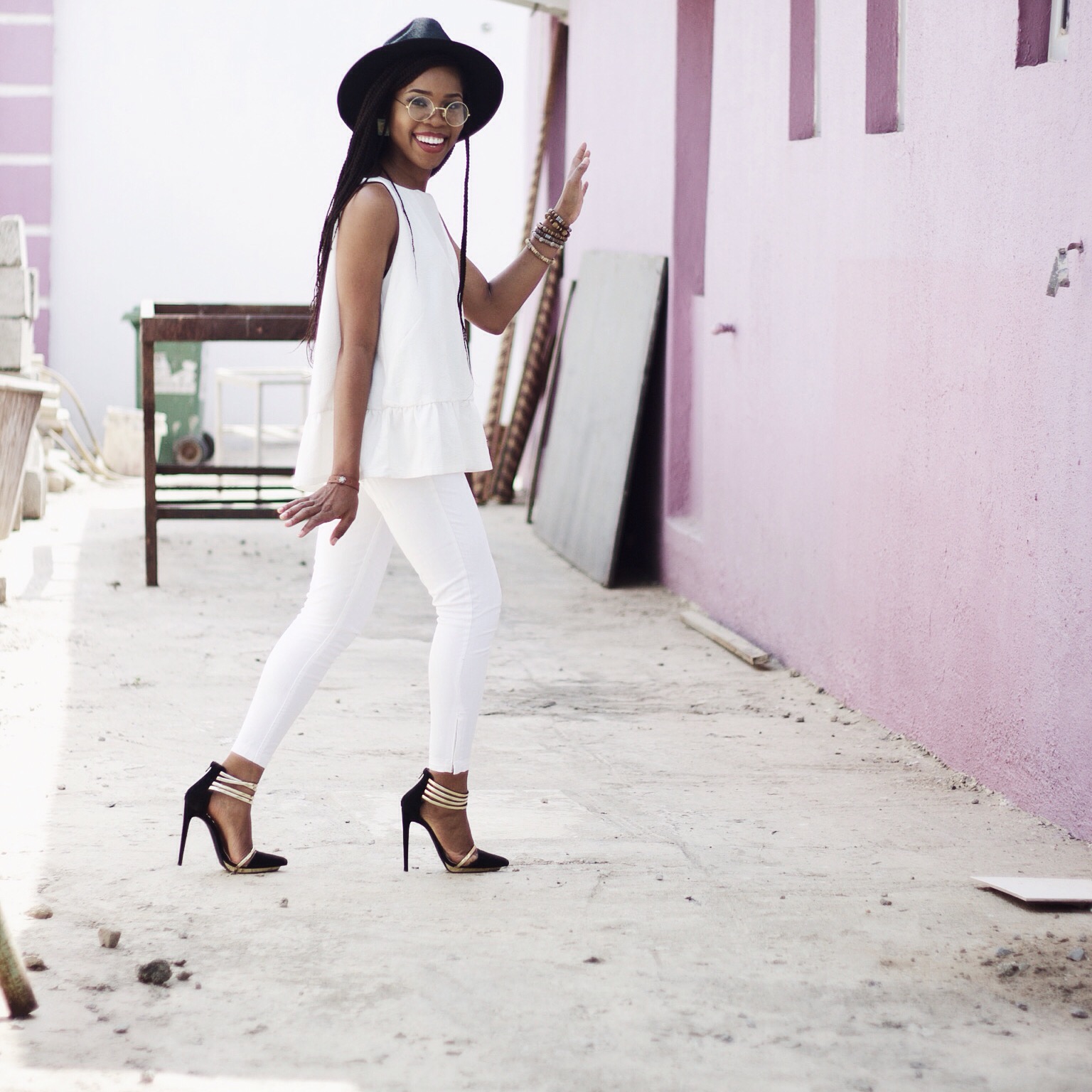 CLASSY AND CHIC WAYS TO WEARING WHITE